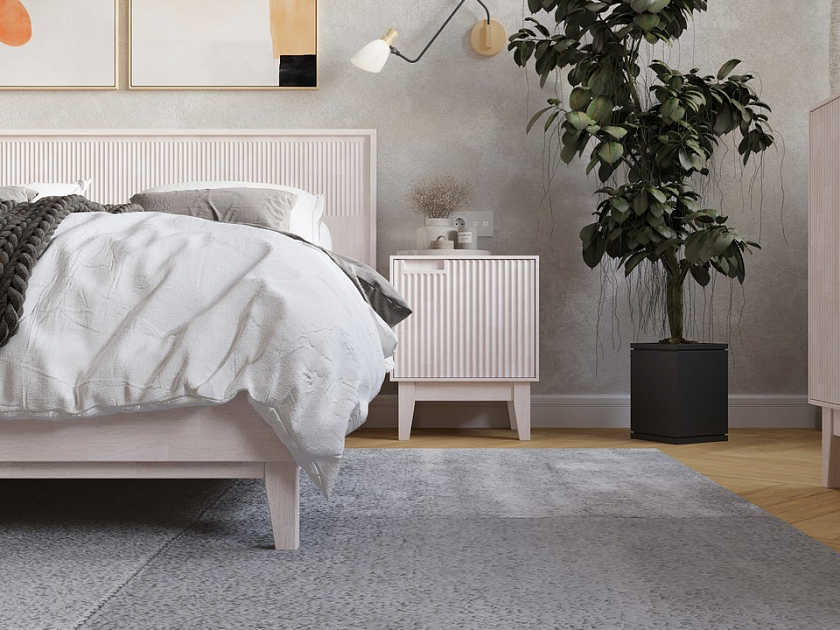 Кровать Tempo - Кровать из массива с вертикальной фрезеровкой и декоративным обрамлением изголовья